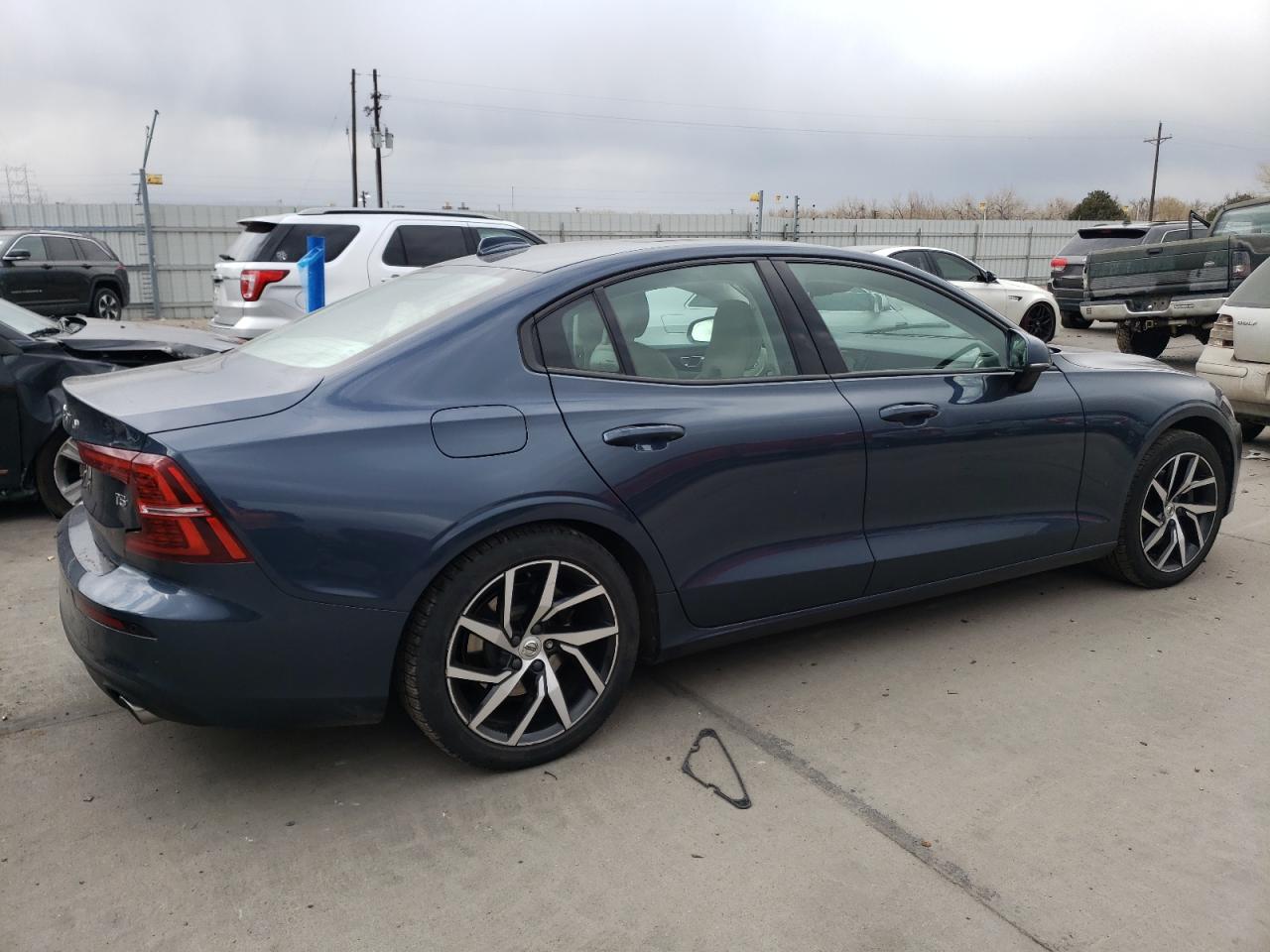 2019 VOLVO S60 T5 MOM - 7JR102FK4KG012530