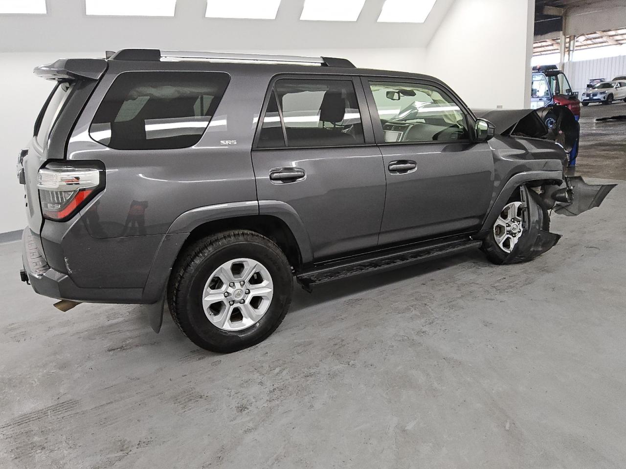 2021 TOYOTA 4RUNNER SR - JTEMU5JR8M5940115