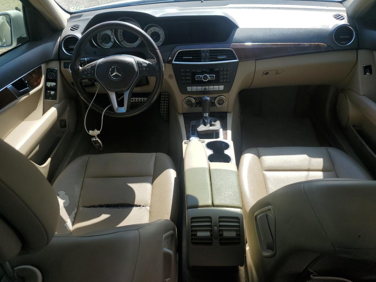 2013 MERCEDES-BENZ C 250 - WDDGF4HB3DF969746