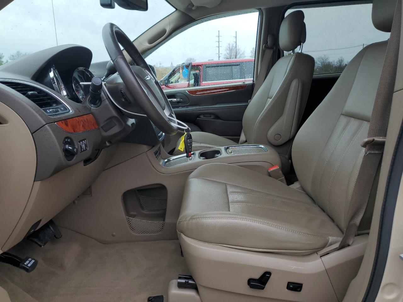 2015 CHRYSLER TOWN & COU - 2C4RC1CG7FR539971