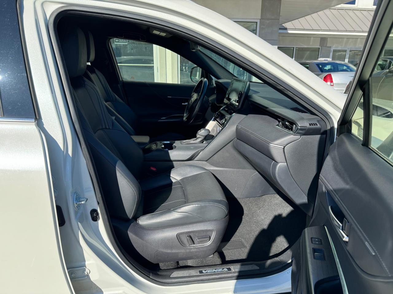 2021 TOYOTA VENZA LE - JTEAAAAH2MJ025179