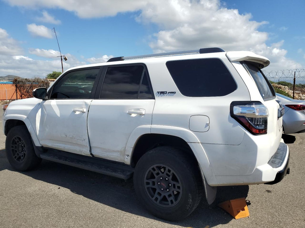 2018 TOYOTA 4RUNNER SR - JTEBU5JR0J5592037