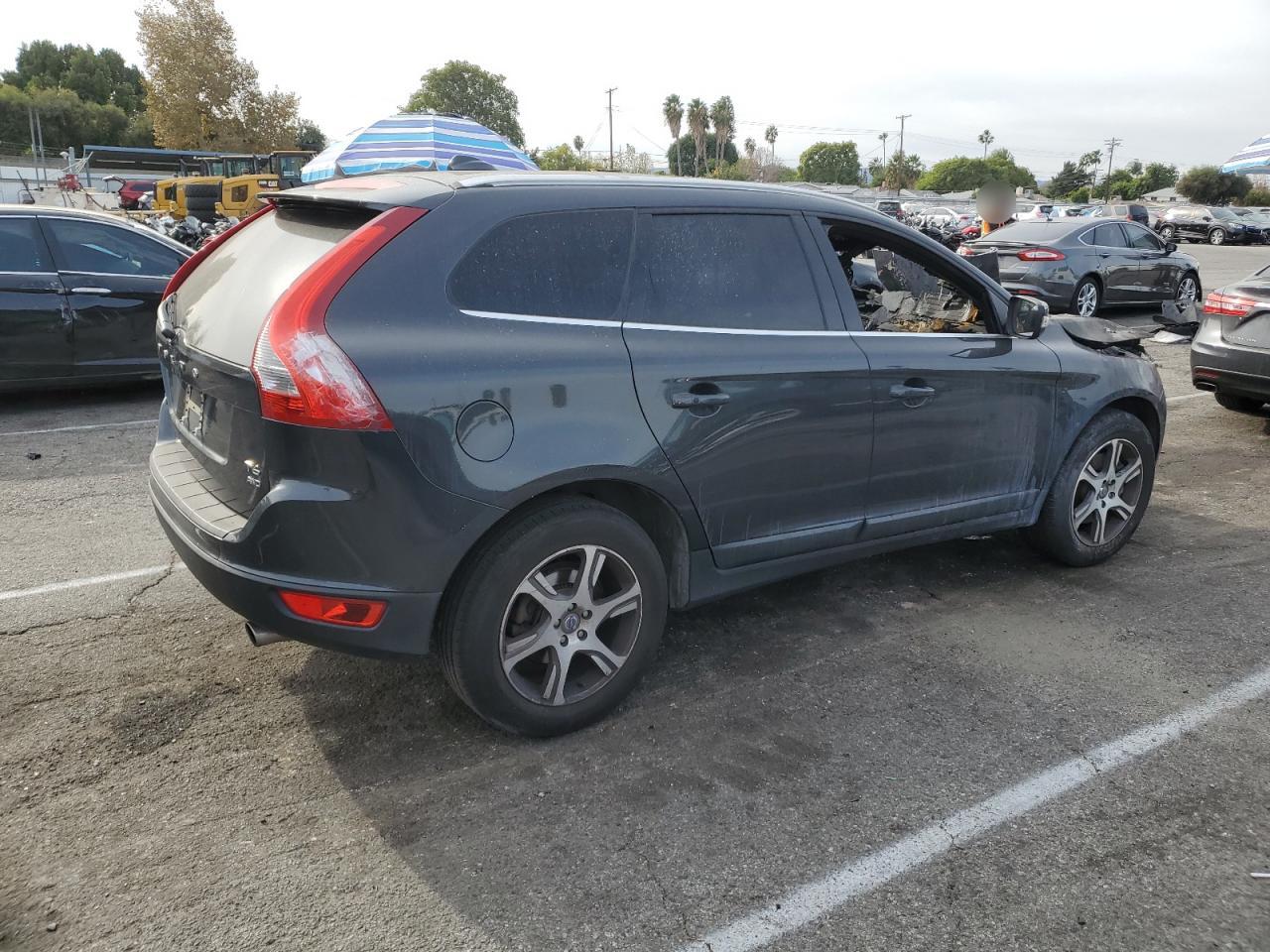 2013 VOLVO XC60 T6 - YV4902DZ5D2461066