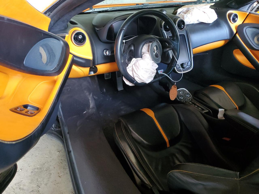 2016 MCLAREN AUTOMOTIVE 570S - SBM13DAA7GW000814