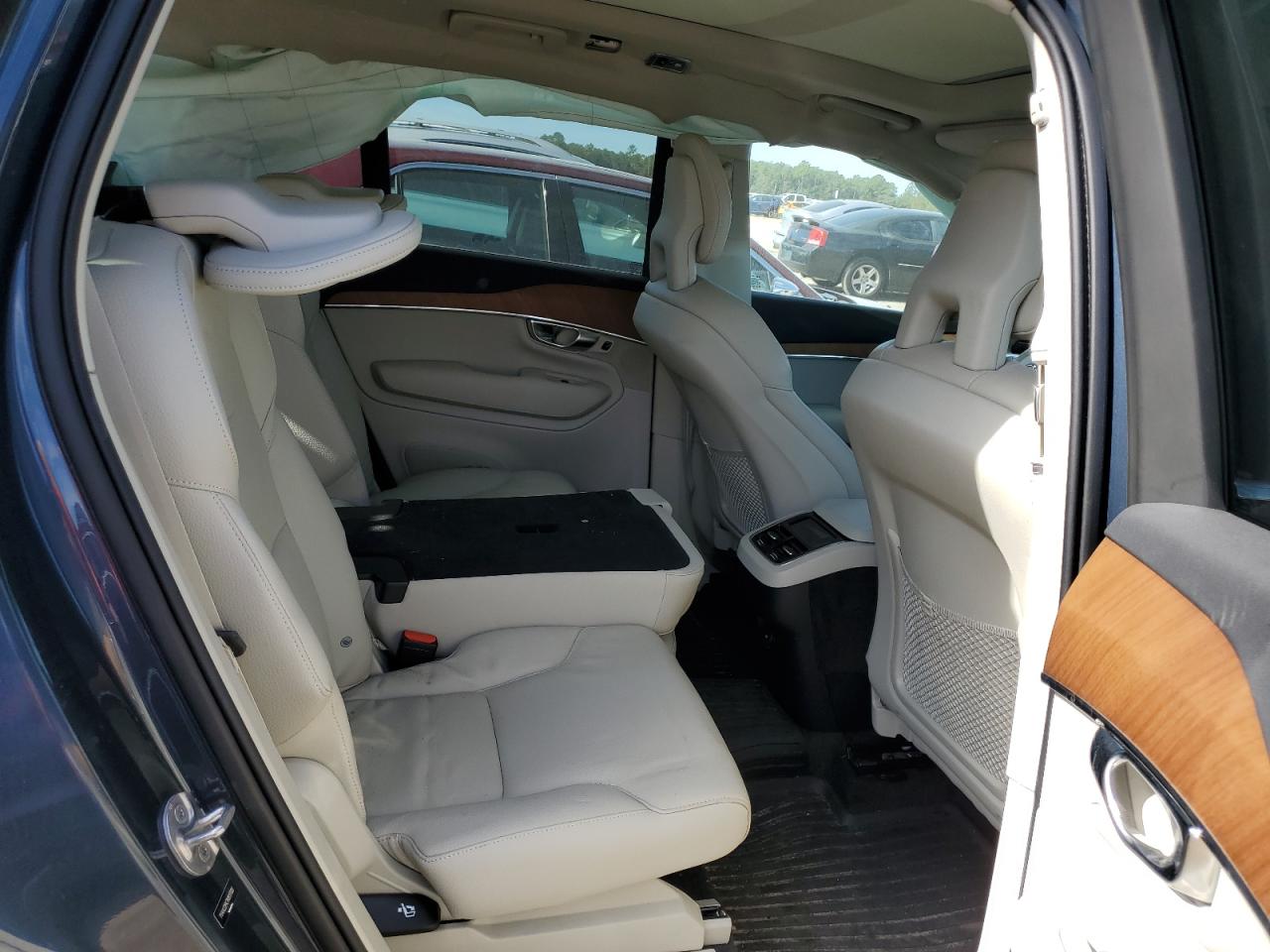 2022 VOLVO XC90 T6 MO - YV4A22PK7N1817000