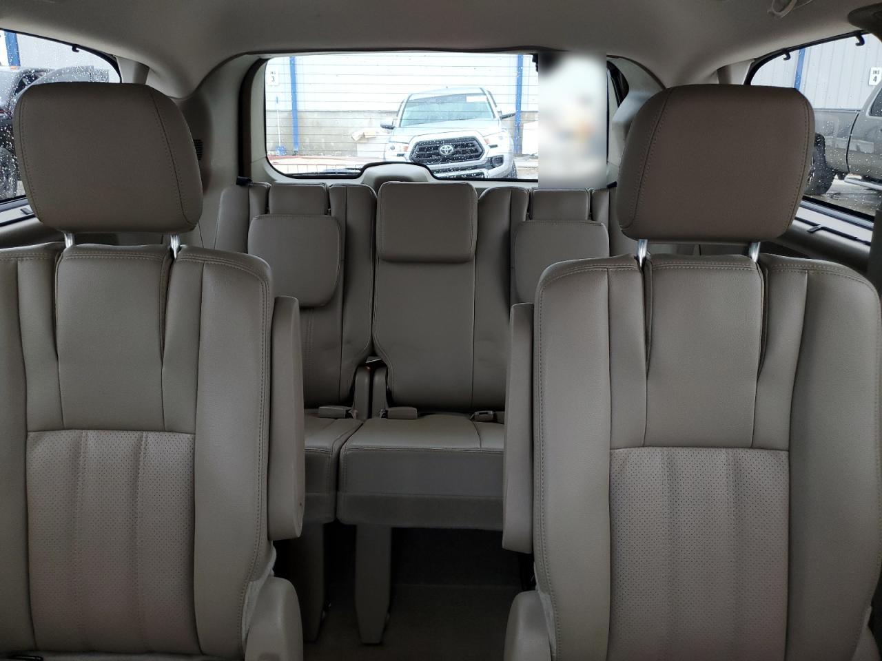 2015 CHRYSLER TOWN & COU - 2C4RC1CG7FR539971