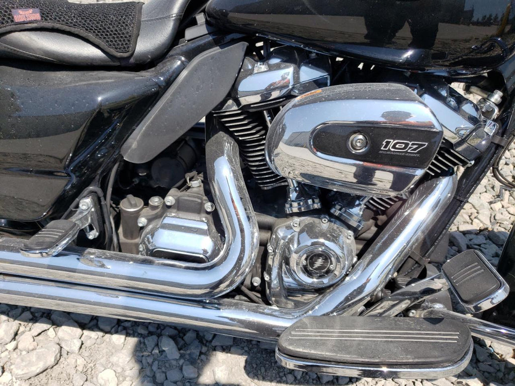 2018 HARLEY-DAVIDSON FLHX STREE - 1HD1KBC32JB654003