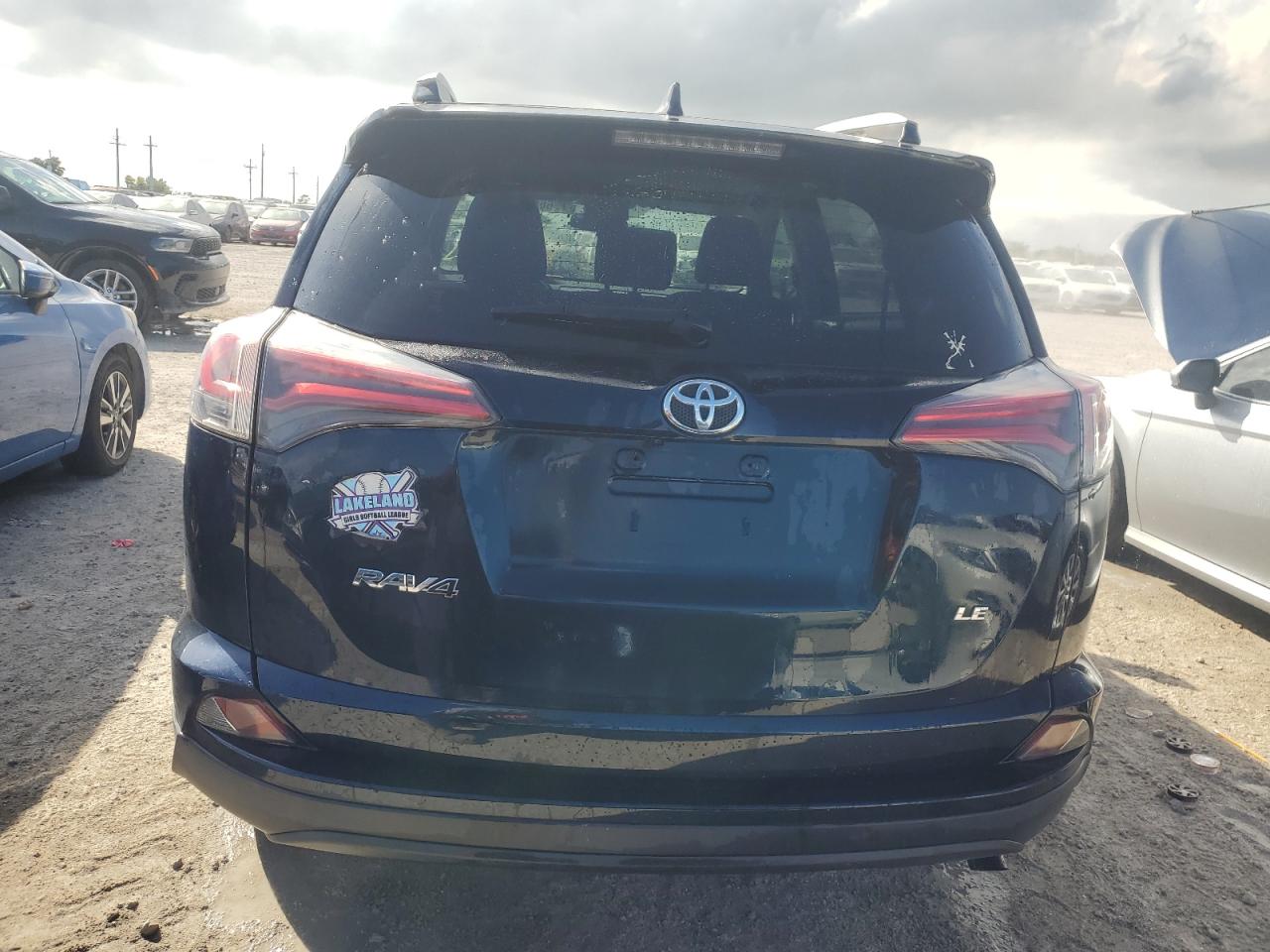 2017 TOYOTA RAV4 LE - JTMZFREV2HJ712854