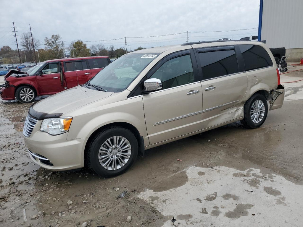 2015 CHRYSLER TOWN & COU - 2C4RC1CG7FR539971