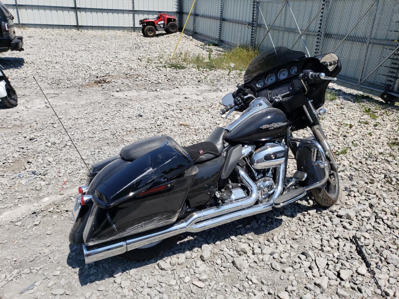 2018 HARLEY-DAVIDSON FLHX STREE - 1HD1KBC32JB654003