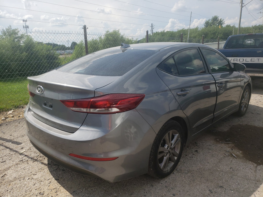 2018 HYUNDAI ELANTRA SE - KMHD84LF8JU555561