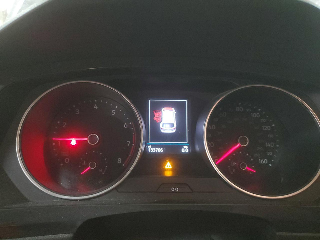 2018 VOLKSWAGEN TIGUAN SE - 3VV2B7AX5JM008134