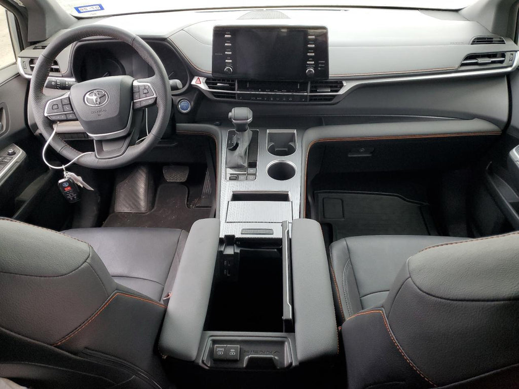 2024 TOYOTA SIENNA XSE - 5TDXRKEC5RS212017
