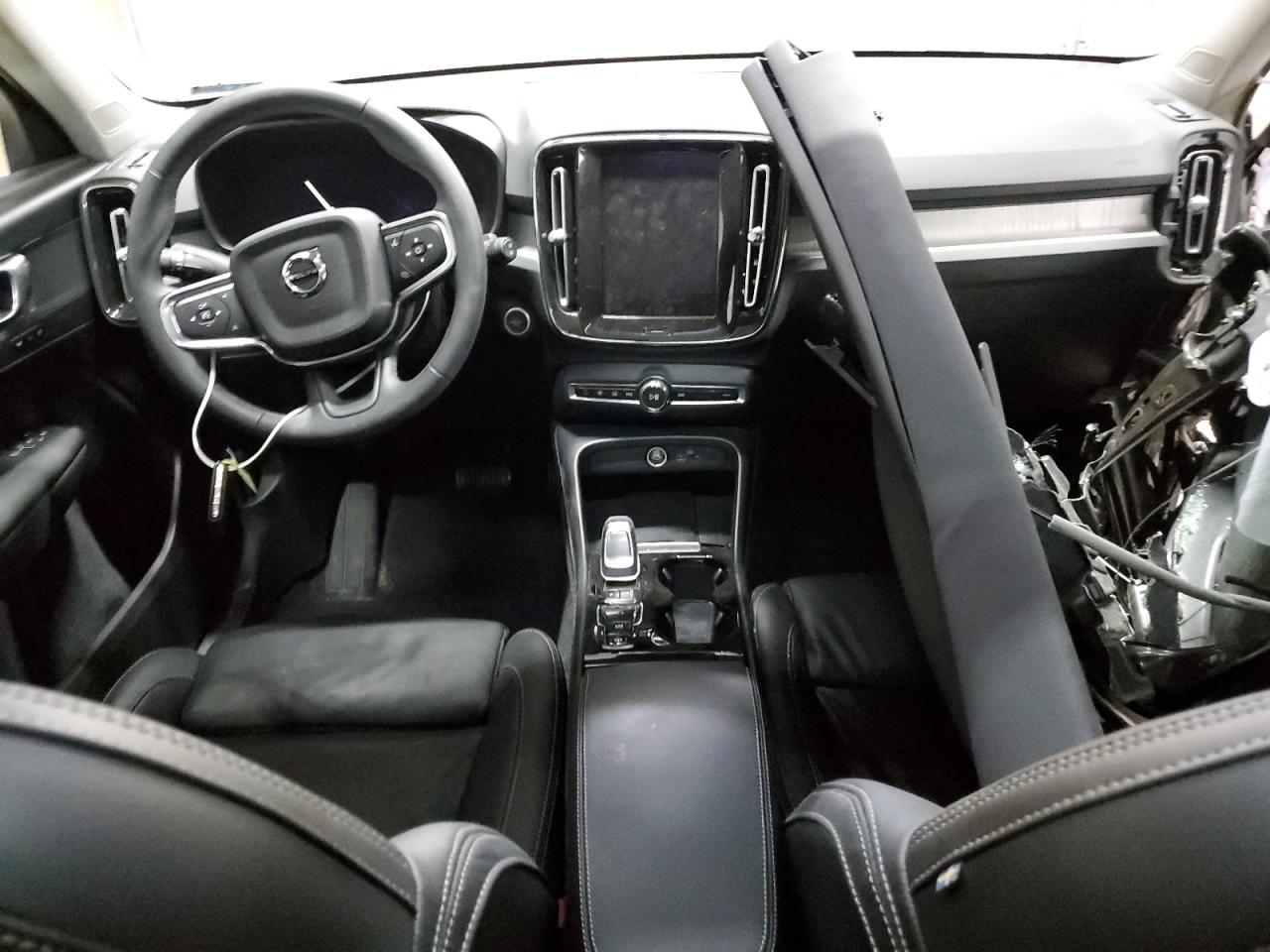 2023 VOLVO XC40 PLUS - YV4L12UW9P2056051