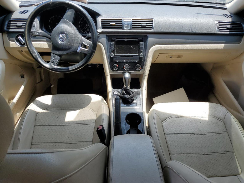 2015 VOLKSWAGEN PASSAT S - 1VWAT7A30FC075881