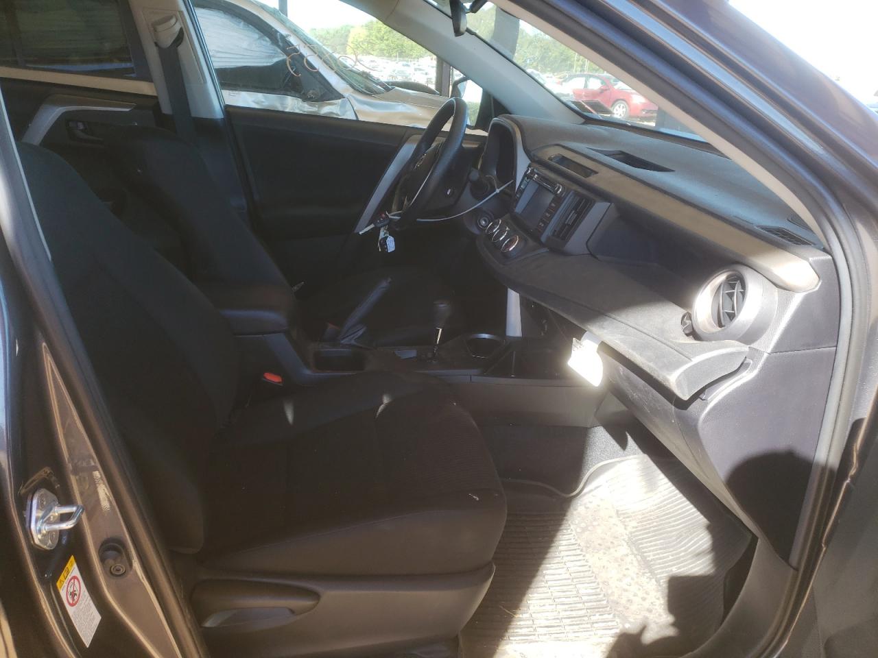 2018 TOYOTA RAV4 LE - 2T3BFREV7JW855954
