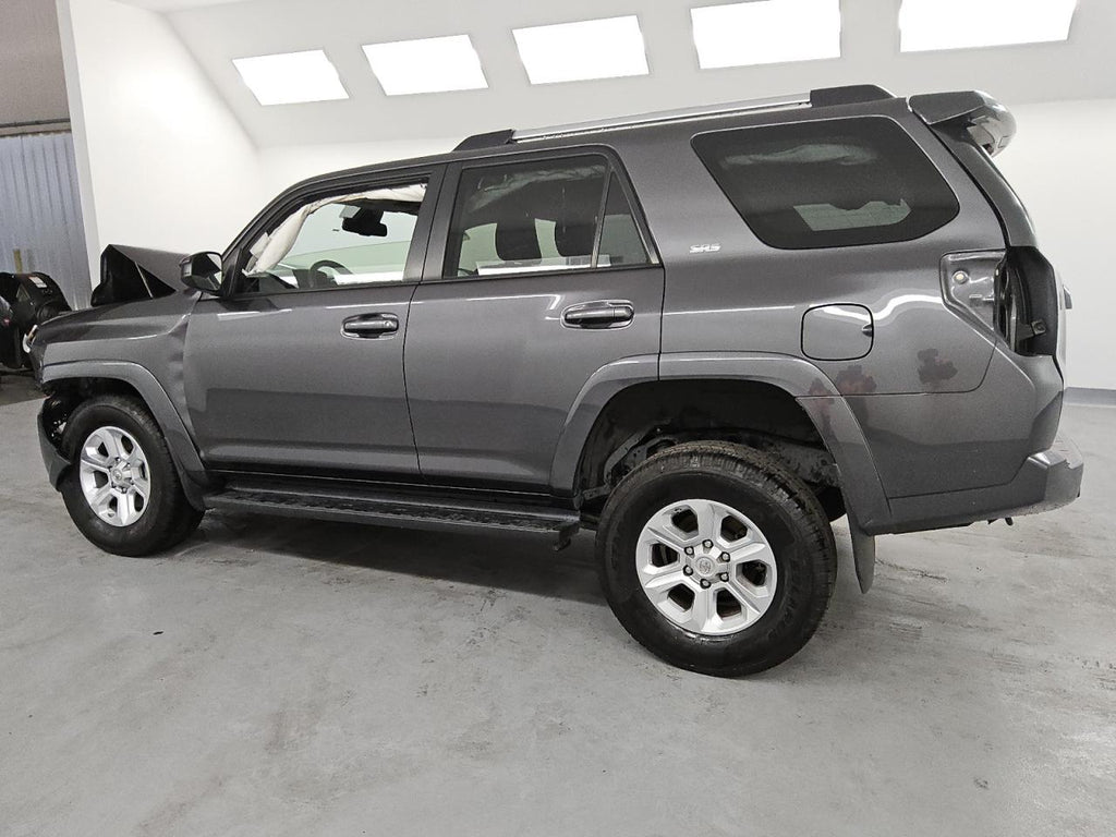 2021 TOYOTA 4RUNNER SR - JTEMU5JR8M5940115