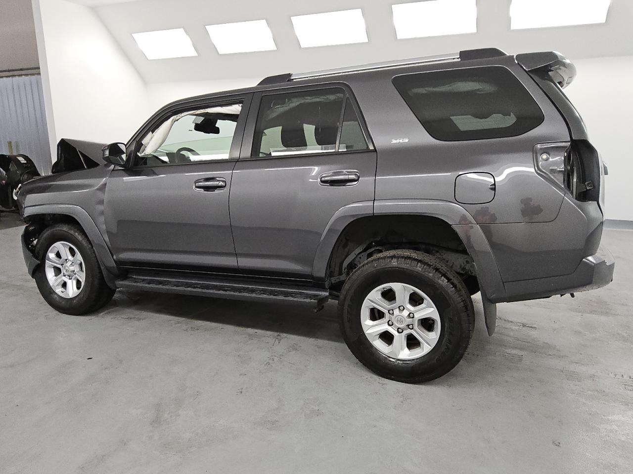 2021 TOYOTA 4RUNNER SR - JTEMU5JR8M5940115